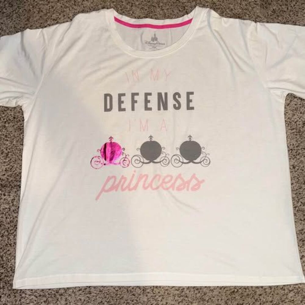NWT Women’s Disney Parks XXL Princess T-shirt!  Must See!